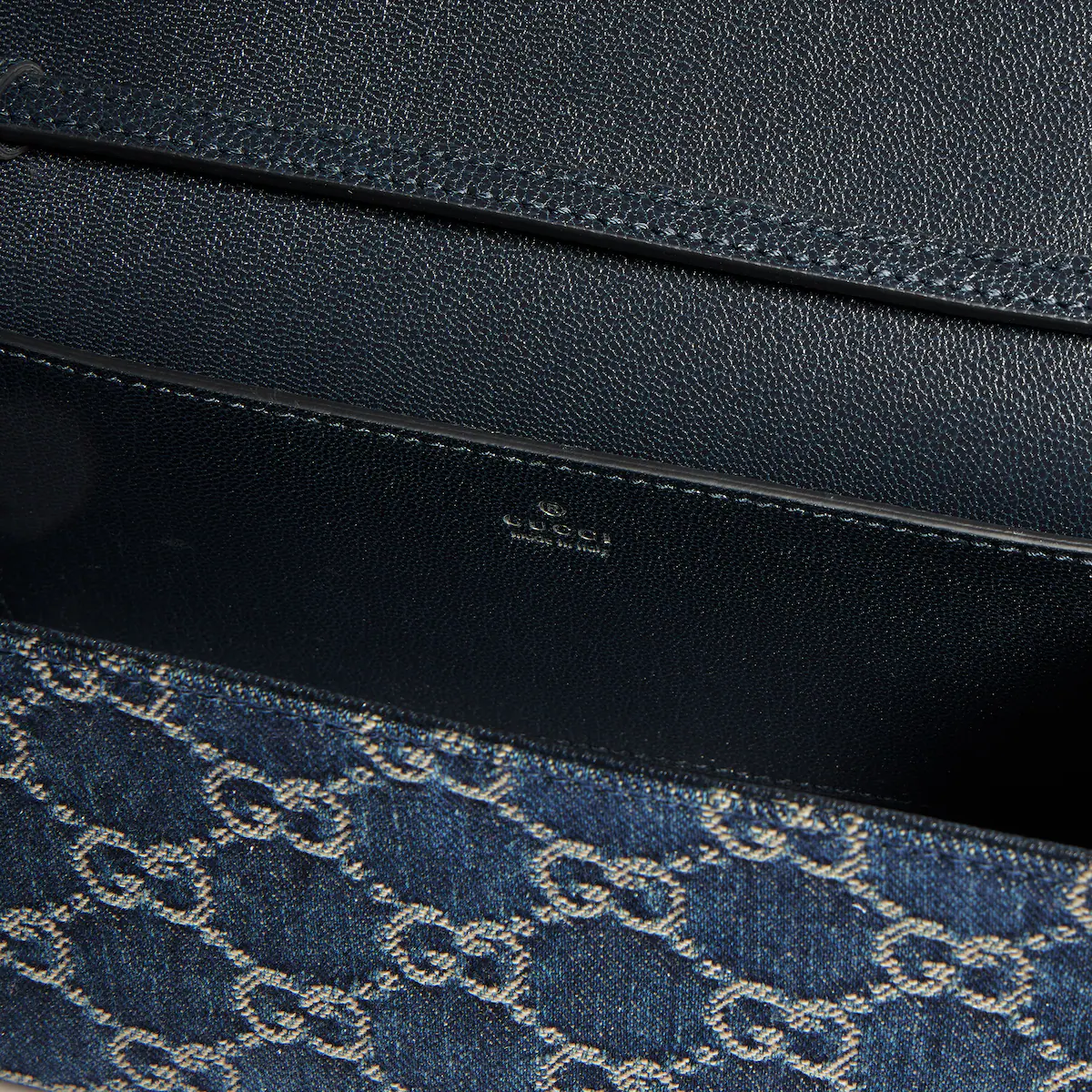 Small pouch with strap and Gucci plaque A002KGFAF9B4042 - 图片 8
