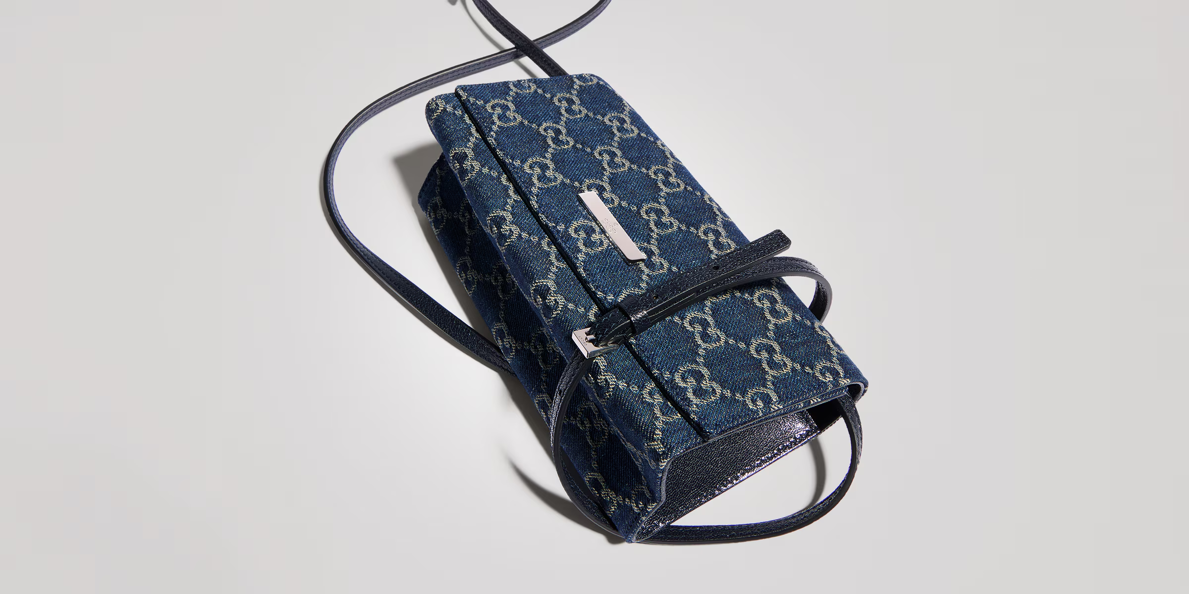 Small pouch with strap and Gucci plaque A002KGFAF9B4042 - 图片 10